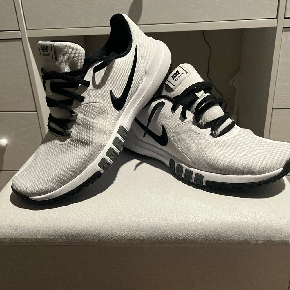 White with Black Nike running shoes - Picture 2 of 7